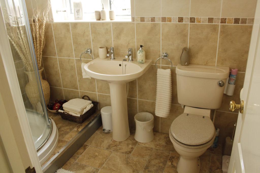 Pineview Guesthouse Poole Zewnętrze zdjęcie
